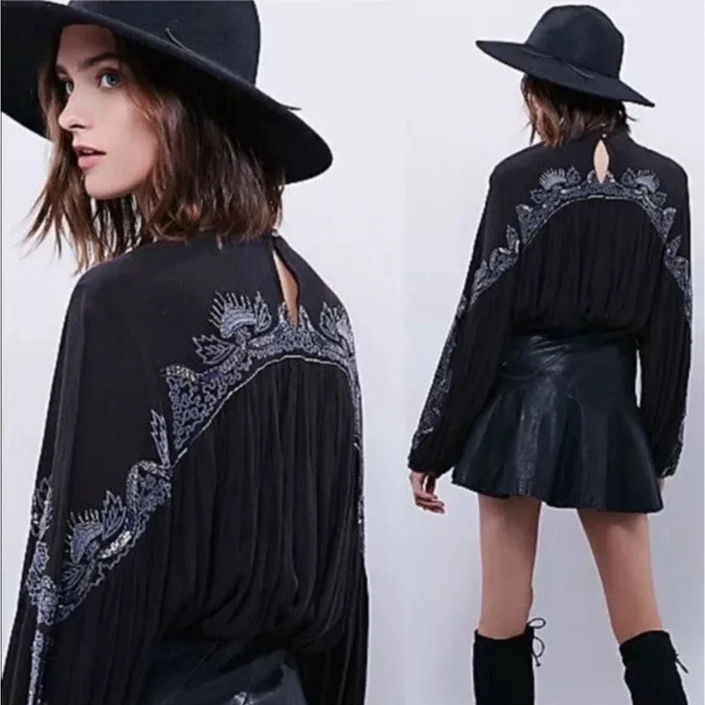 Free‎ People Sweet Fantasy Black Blue Boho Embroidered Beaded V Neck Blouse Sz M